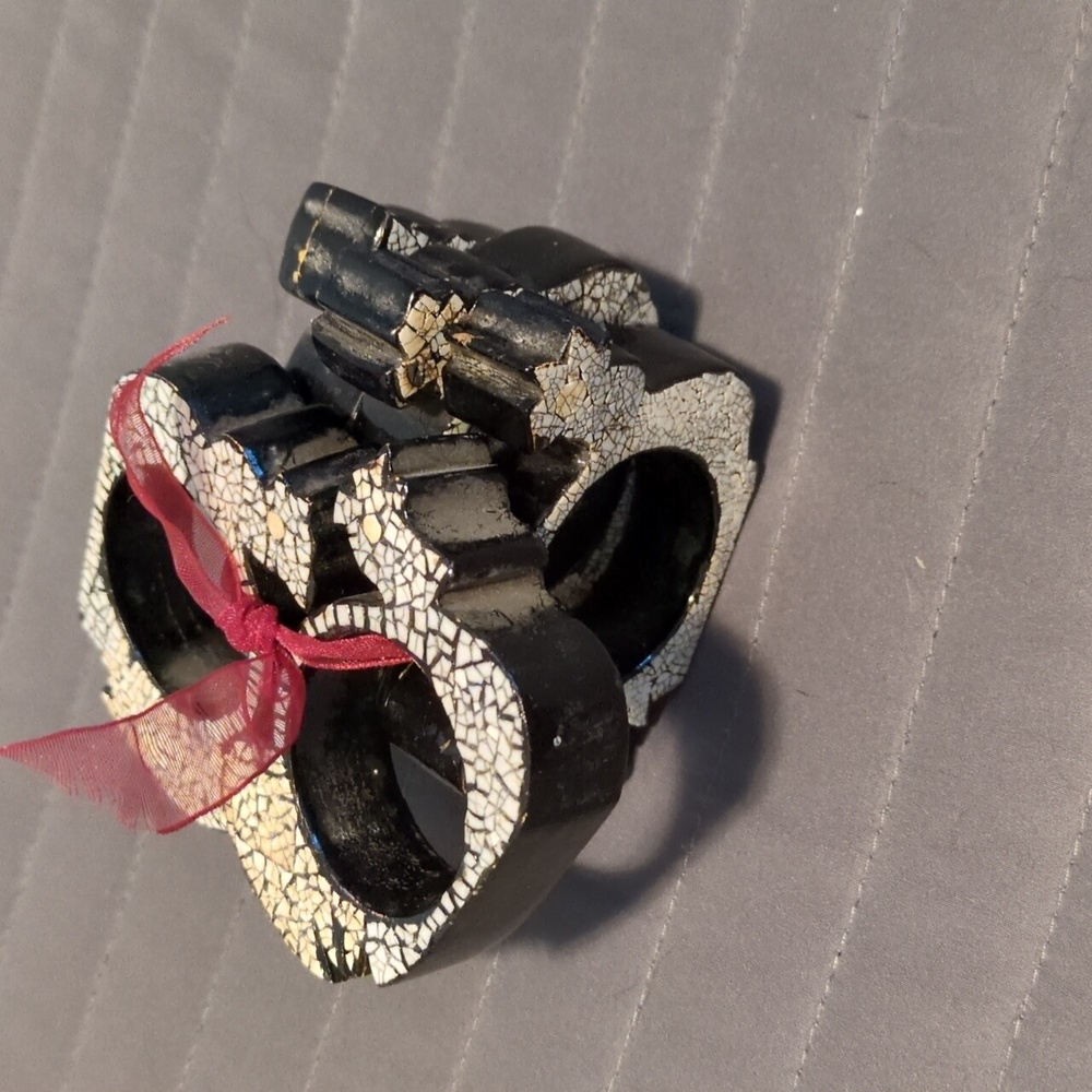 Mosaic Rooster Napkin Rings Set - Picture 3 of 3